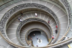 Escalera Museos Vaticanos Roma