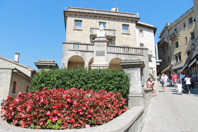 Un paseo por la ciudad de San Marino, microestado que se asoma al Adriático