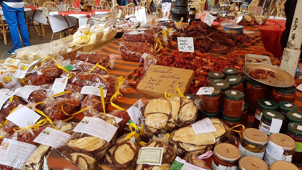 Qué ver en Niza: Mercado de las flores Cours Saleya