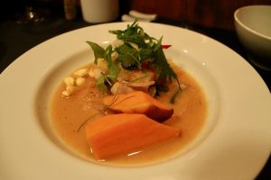 Ceviche algueado, con corvina, vieiras y pulpo Chifa Madrid