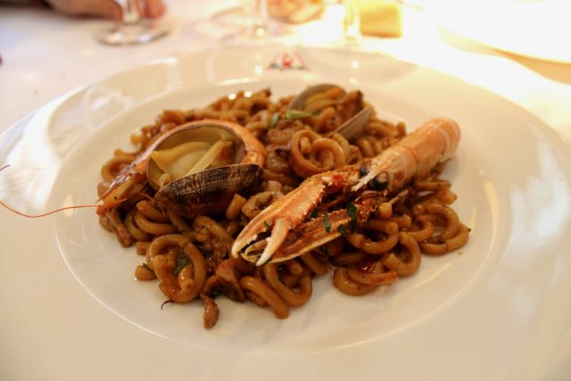 Fideua de mariscos El Caldero Madrid