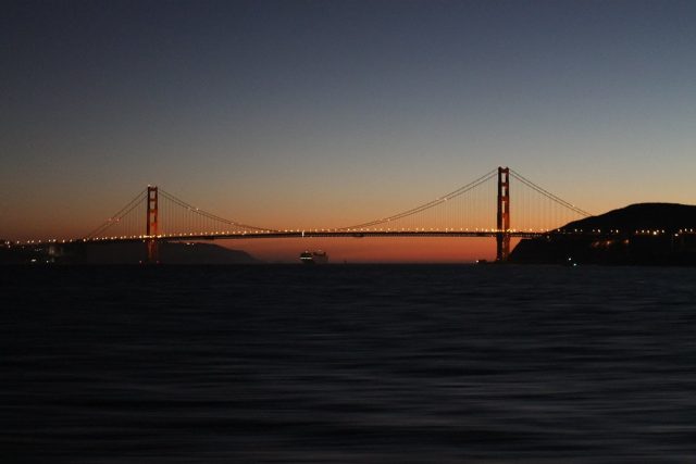 Golden Gate de noche