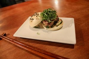 Hamburguesa japonesa Dos Palillos