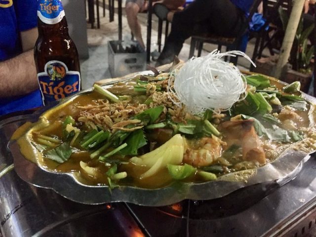 Hot pot de marisco Vietnam