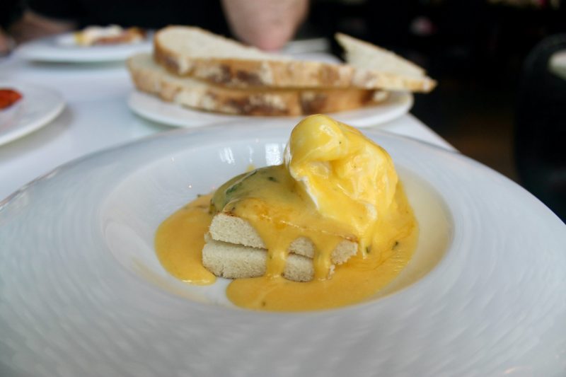 Huevos benedict brunch Barcelo Raval