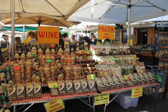 Campo di Fiori, mercado de Roma para comprar productos italianos