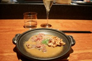 Ternera wagyu en cazuela japonesa Koy Shunka Barcelona