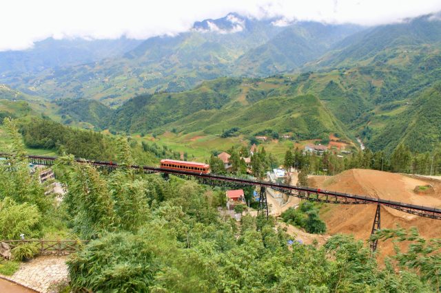 Tren Sapa Fansipan
